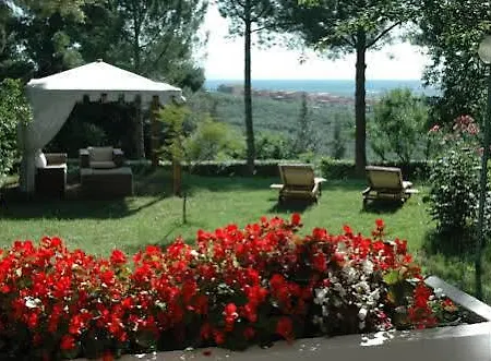 Couette-café Maria 3*